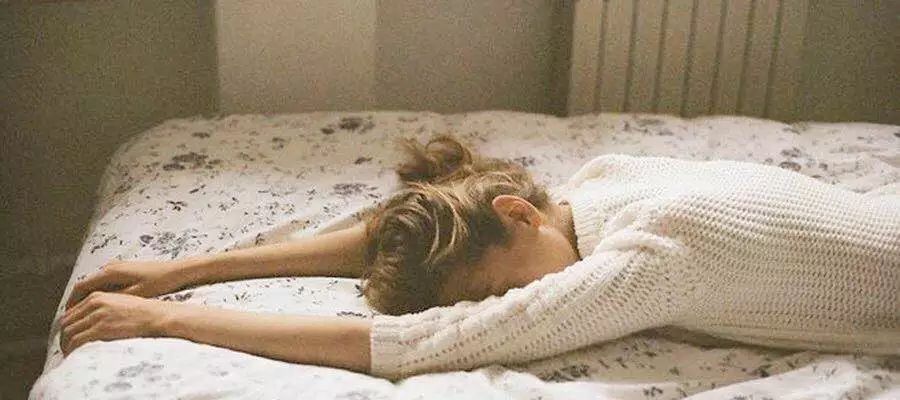 你总要一个人,尝遍所有孤独