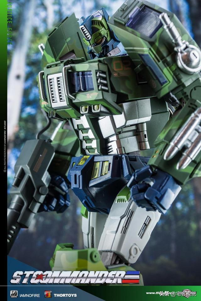 78民间测评:变形金刚第三方 tfc 滚雷擎天柱 迷彩色