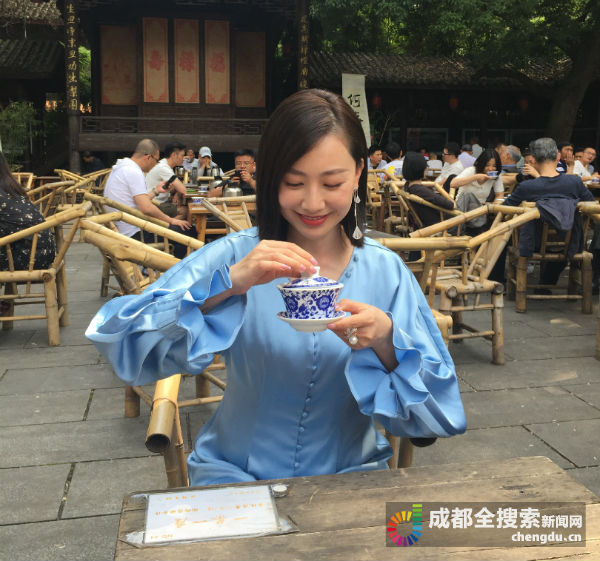 百万市民游成都 冯家妹,王芊等文娱名人为你当"导游"