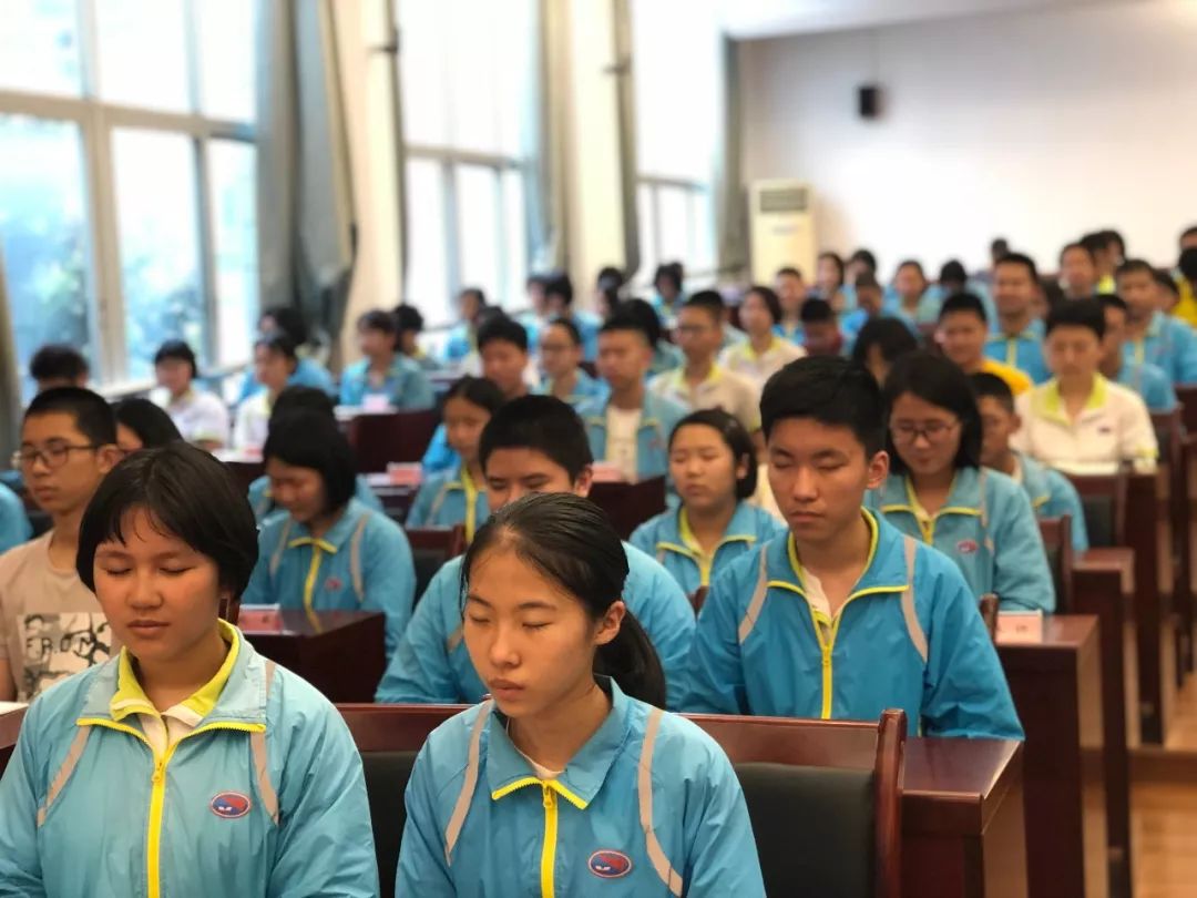 仓山区书香进校园系列活动之名师大讲堂走进福州第十二中学