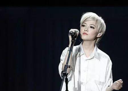 绝世名伶范晓萱不留遗憾做真实的想自己