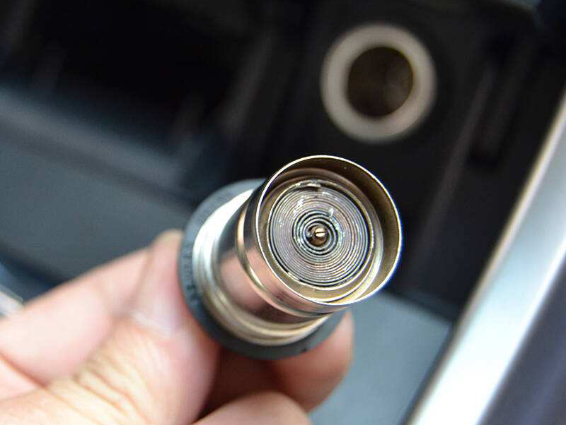 没多少人在车上吸烟了,为什么大部分汽车都还保留点烟器?_搜狐汽车_搜