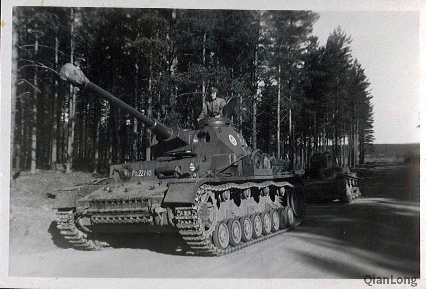 二战结束后的芬兰陆军装甲部队苏德两国作战车辆都有所装备