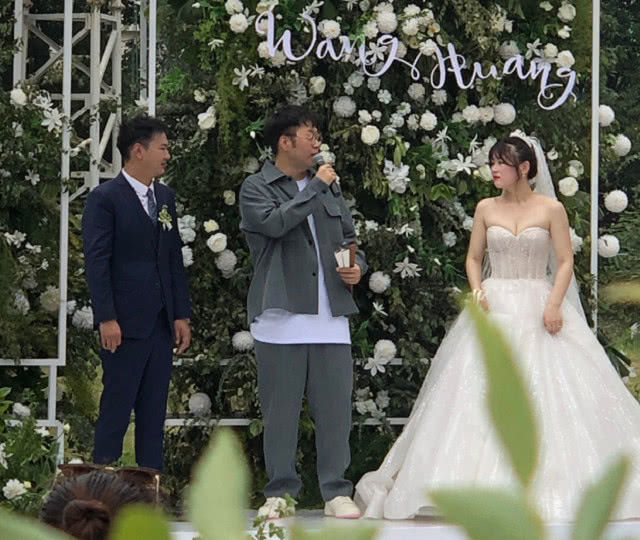 杜海涛参加经纪人婚礼阔气送套房新娘的举动引称赞
