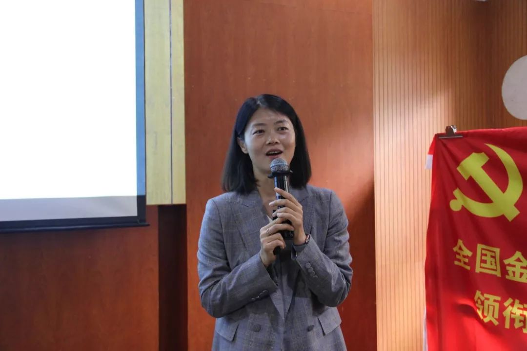 或者刘雯雯师姐的《互联网思维下的企业创新管理》?