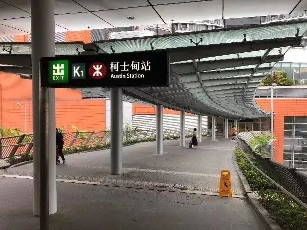 香港西九龙站:"一座感觉不到在地下"的地下车站