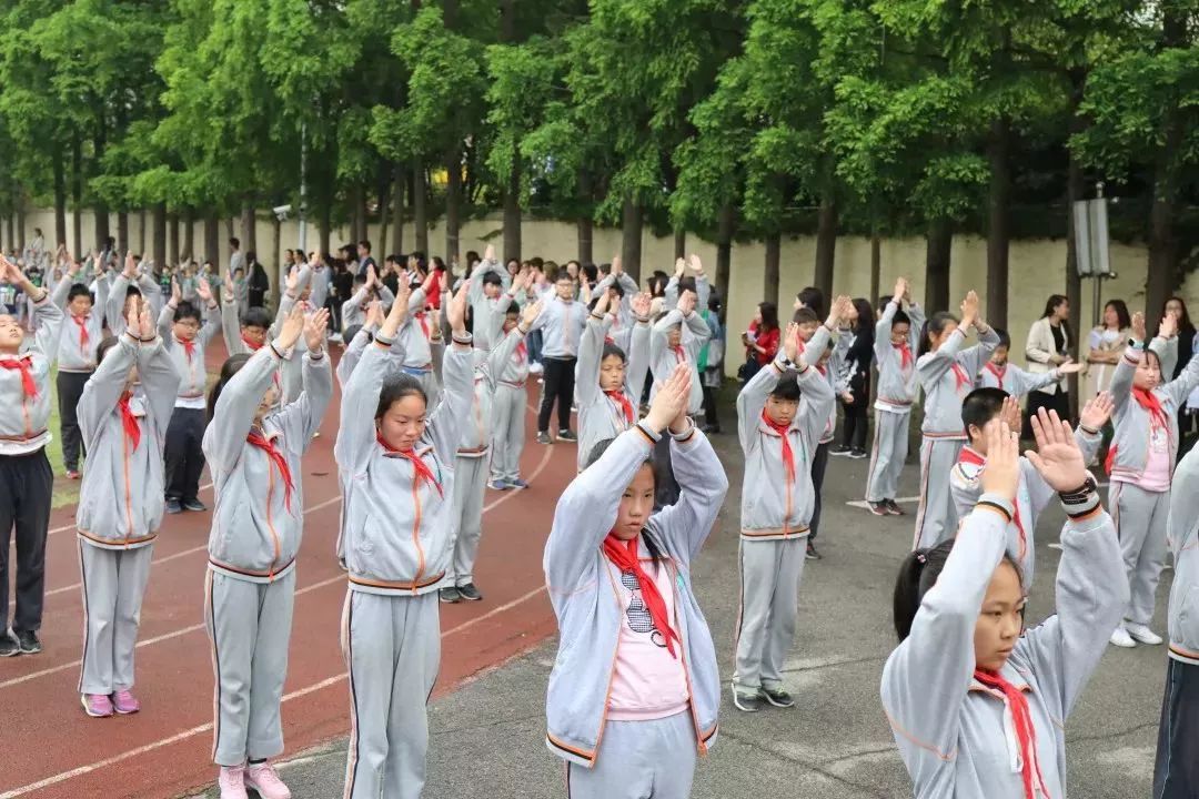 学校热点2肖塘小学爸妈和我一起进课堂