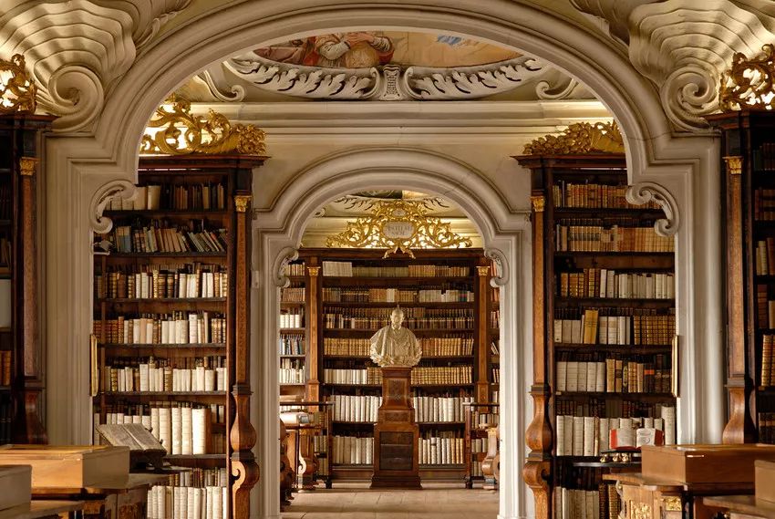 克雷姆斯明斯特修道院图书馆(德语:stiftsbibliothek kremsmünster)