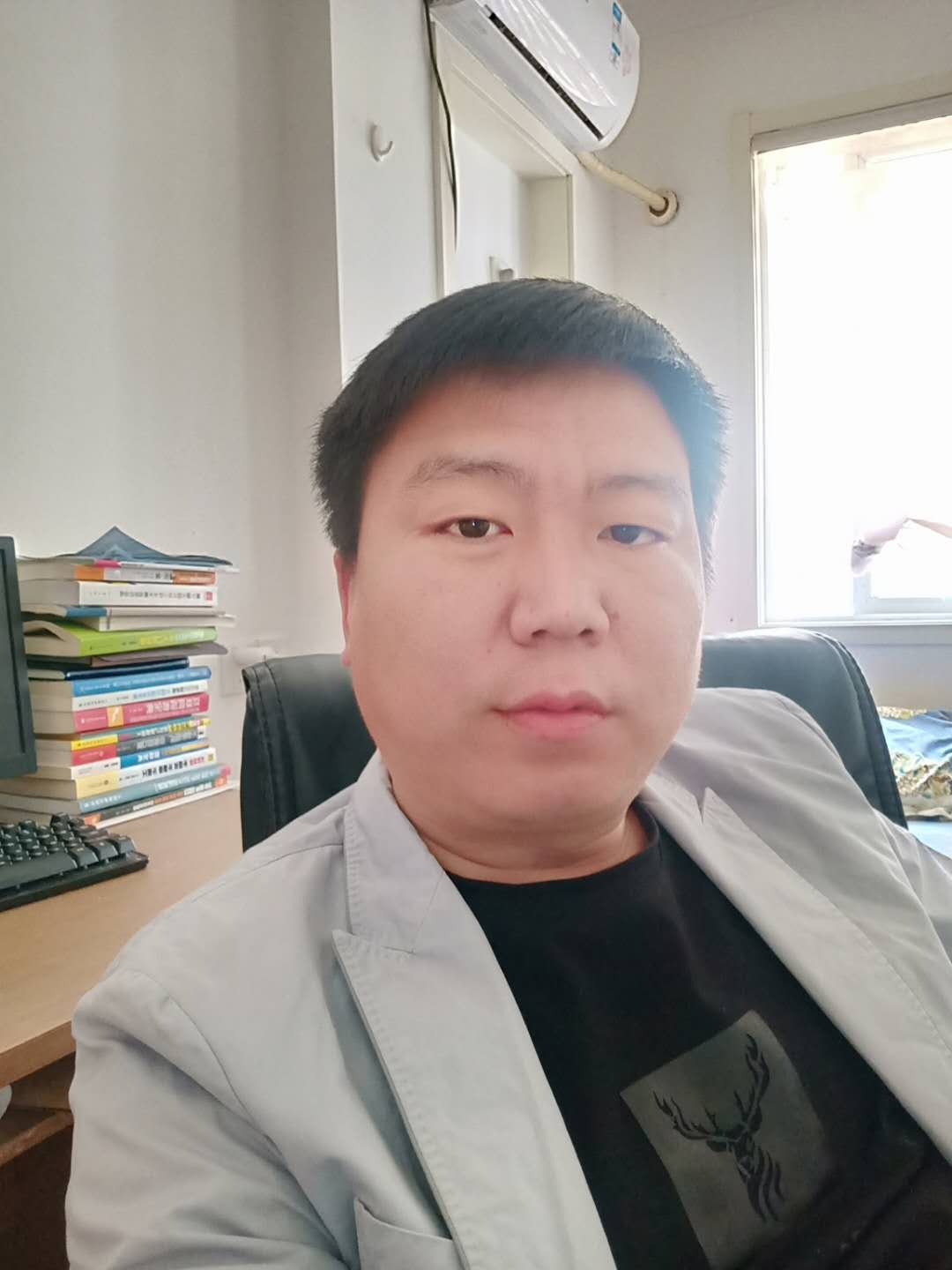 一个80后男人靠做装修养家