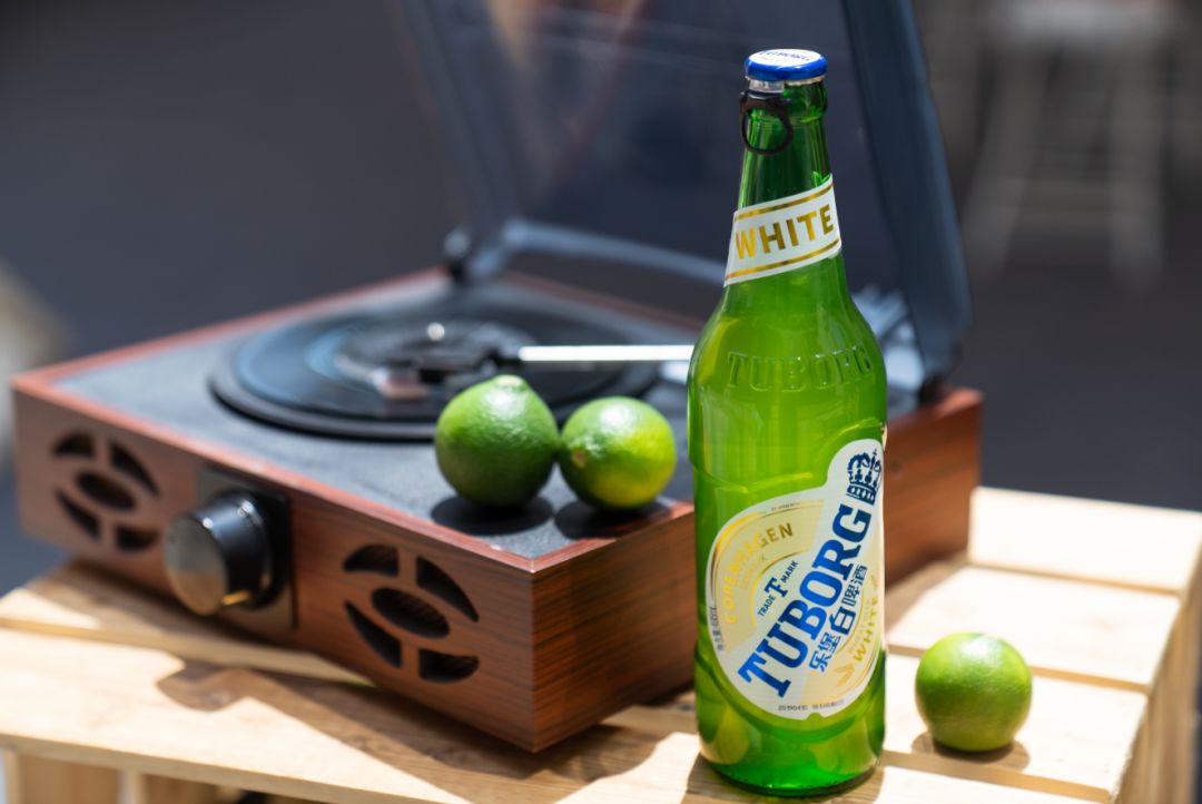 带来了一场初夏的青春碰撞为温暖如春的昆明人助力乐堡白啤上市作为本