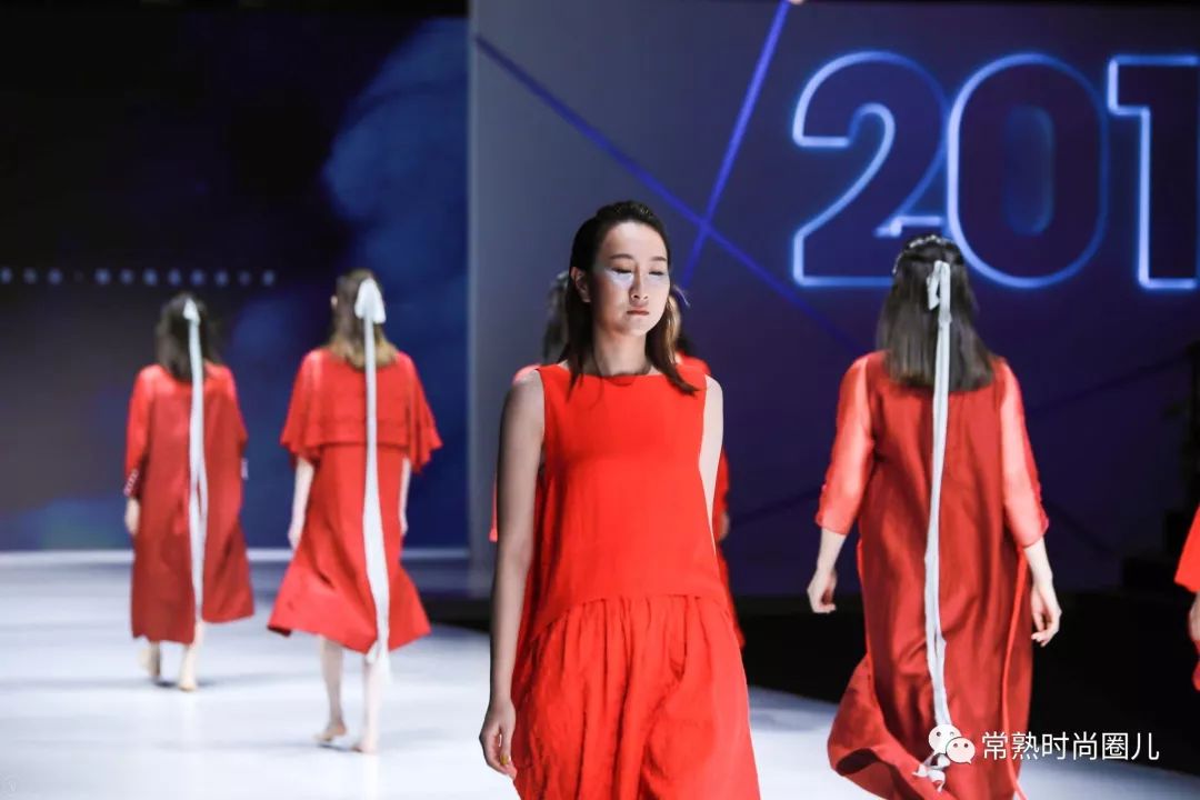2023春夏时装周:时尚潮流的风向标