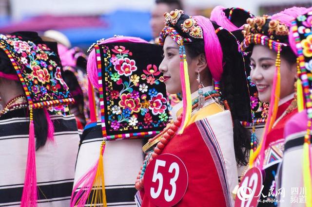 甘孜丹巴县选出最美金花