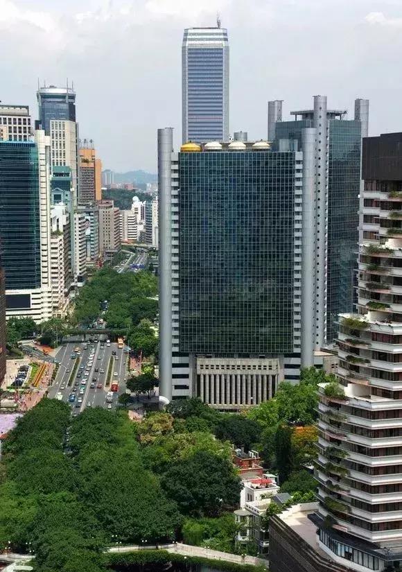 1996年,广州钢铁有限公司宣布上市.