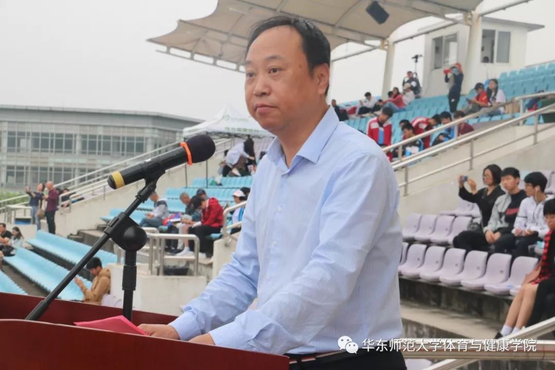 上海市中学生体育协会名誉会长薛明扬,上海市体育局副巡视员杨培刚