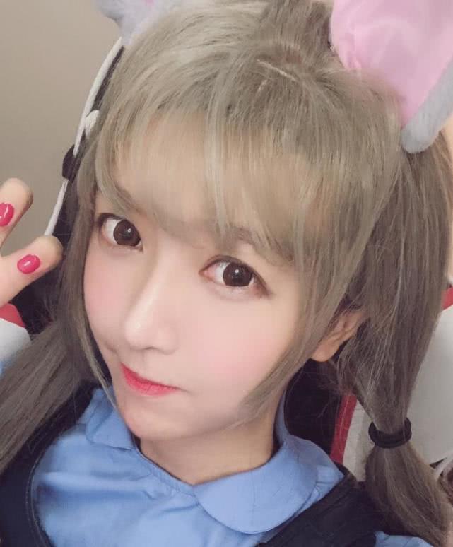 不要以为真的没有完美的人了,其实最先得到大家认可的应该是饺子君了