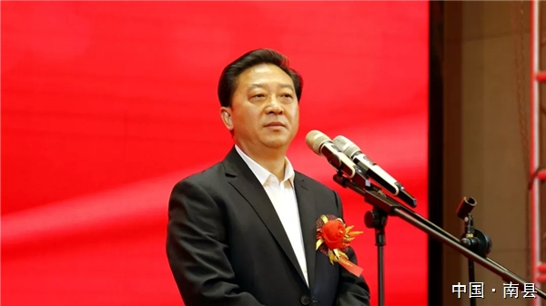 市委副书记黎石秋出席并致辞,副市长刘国龙,县领导李劲松,詹再德