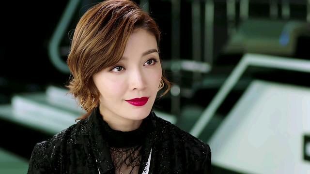 原创高晓菲"制霸"时尚圈,《我们都要好好的》诠释百变薇薇安