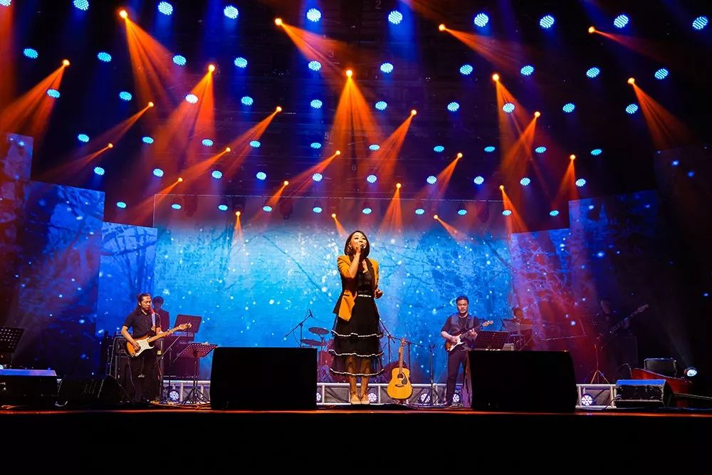 实力唱将斯琴塔那专场演唱会落幕展现非凡舞台魅力