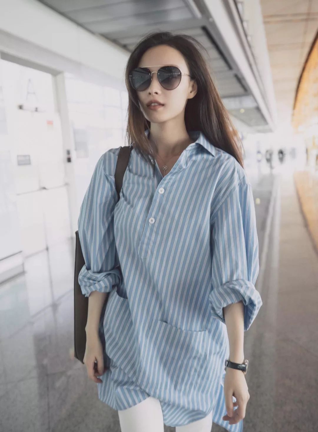 夏季不知道穿什么,翻翻男友的衣橱,江疏影倪妮都在穿