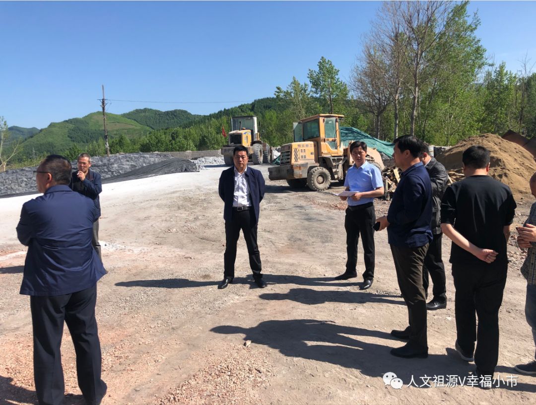 5月22日下午,县委书记何庆伟带领副县长杜庆辉及相关部门领导深入小市