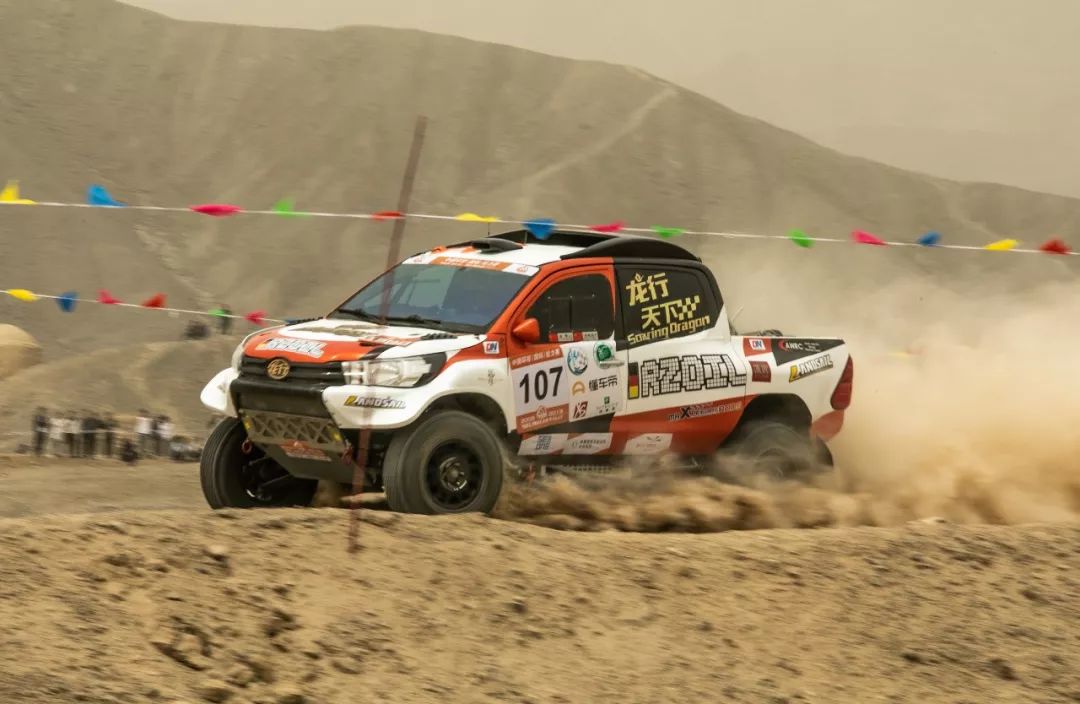 震撼:环塔拉力赛排位赛在阿举行