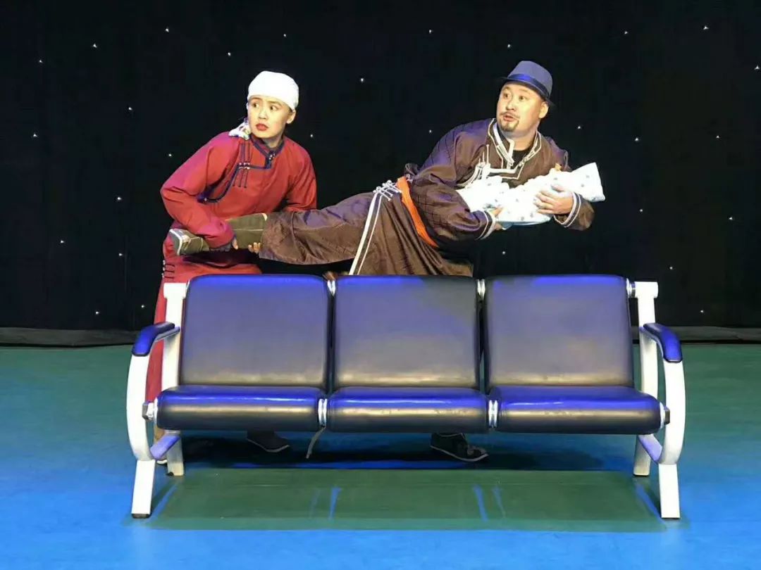 苏尼特左旗乌兰牧骑获全区第二届蒙古语曲艺小品那达慕团体一等奖