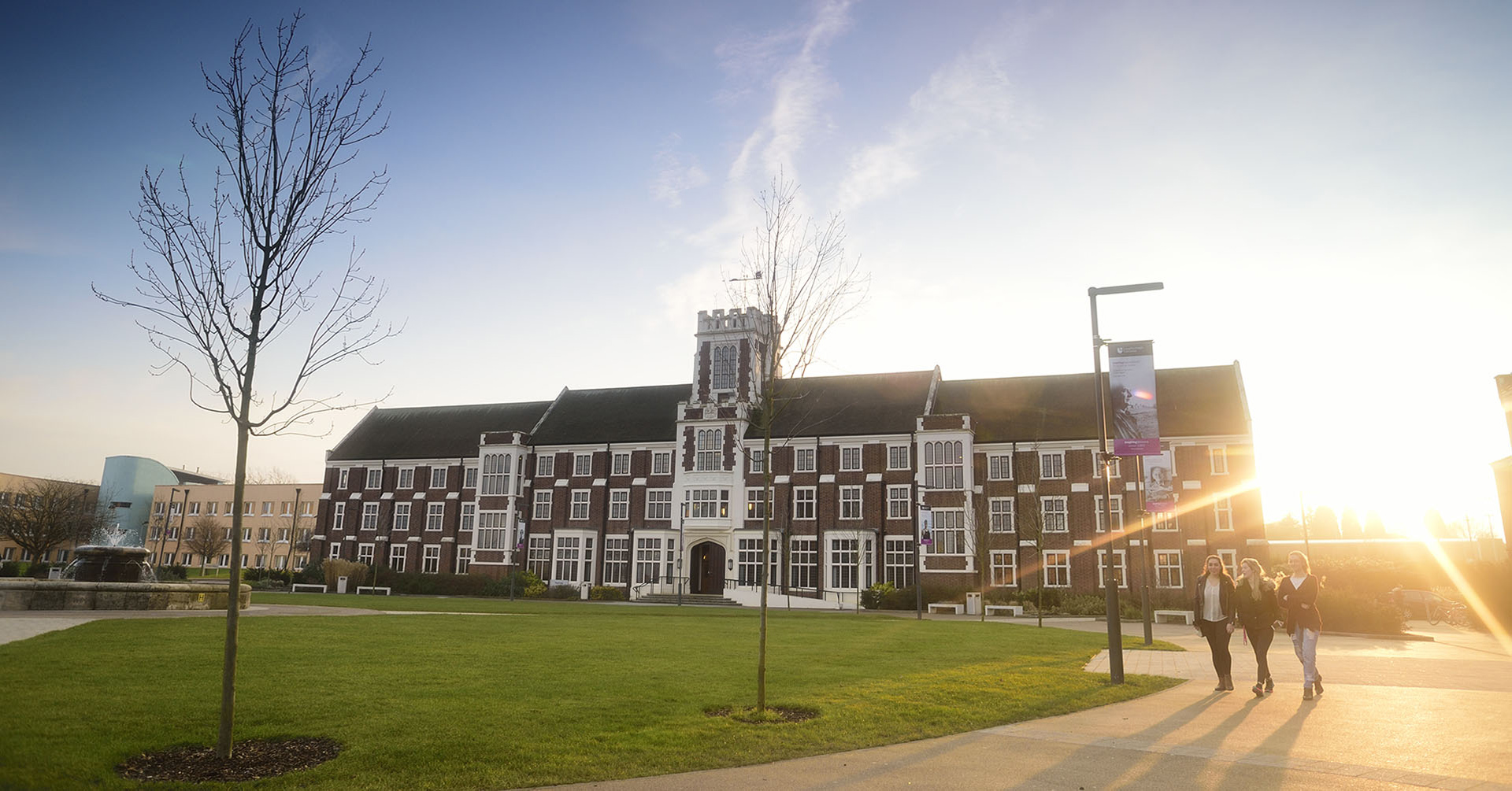 46%拉夫堡大学,英国顶尖名校,m5大学联盟和1994大学联盟创始成员之一.