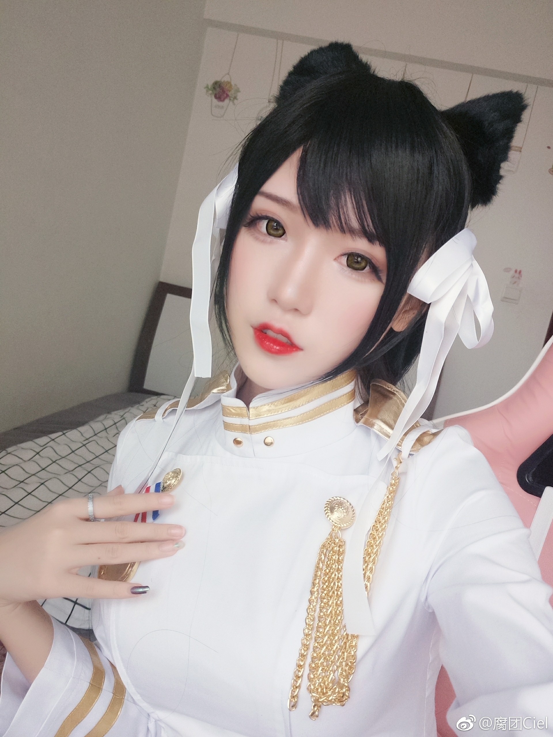 腐團cosplay指揮官累了嗎讓姐姐來好好照顧你吧