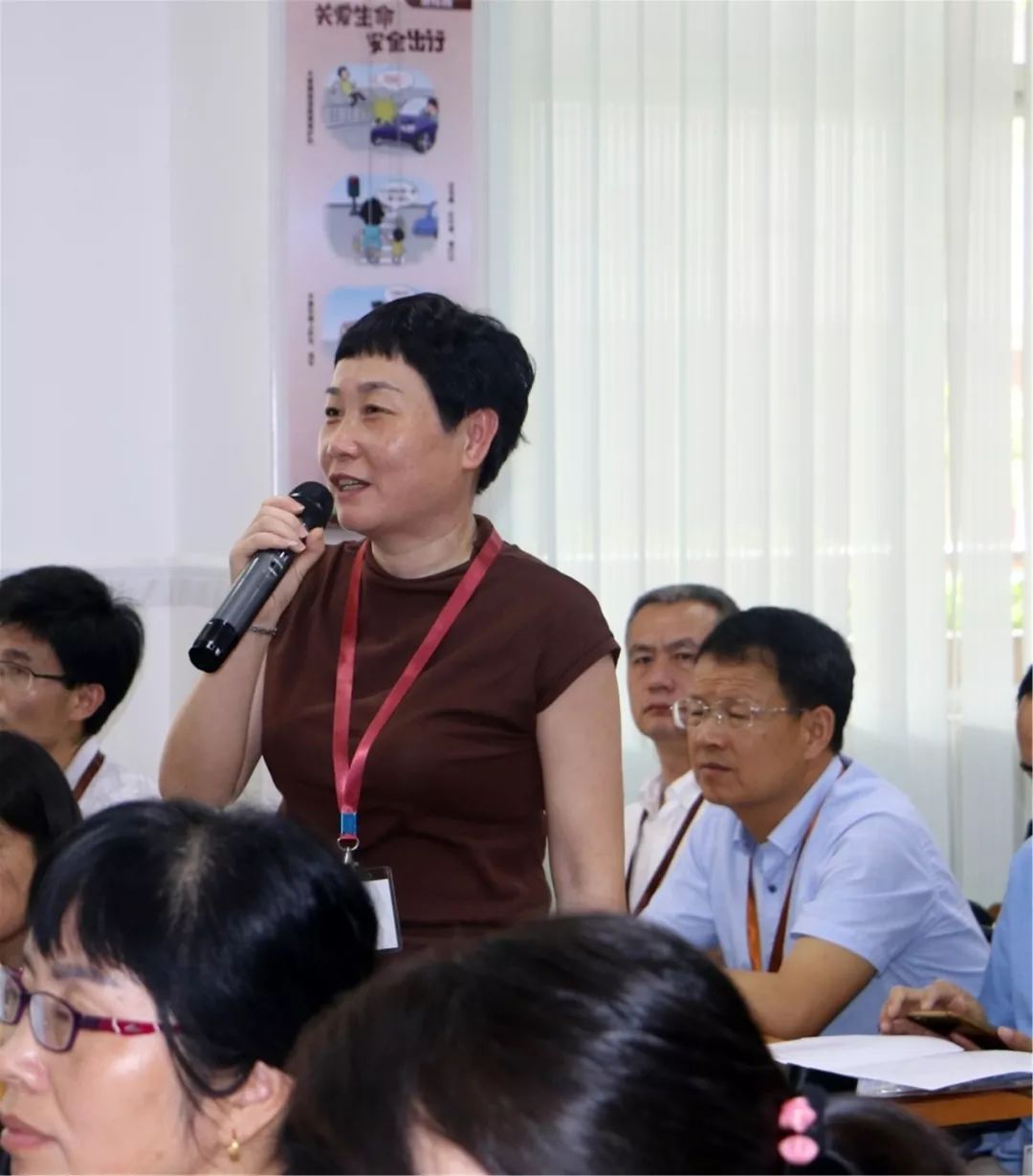 真实的课堂与丰富多彩的活动交流,让跟岗校长们零距离地感受荔城二小