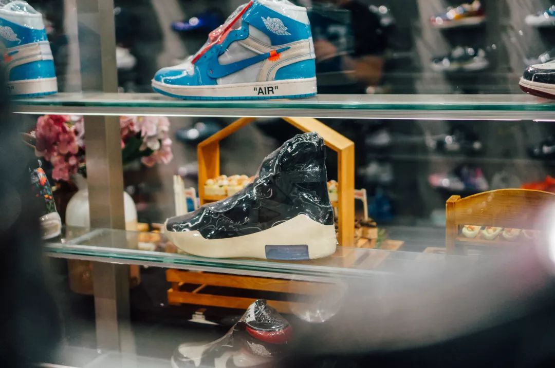 球鞋寄售时代已经来临美国三大球鞋店铺solestage北京三里屯实力开业