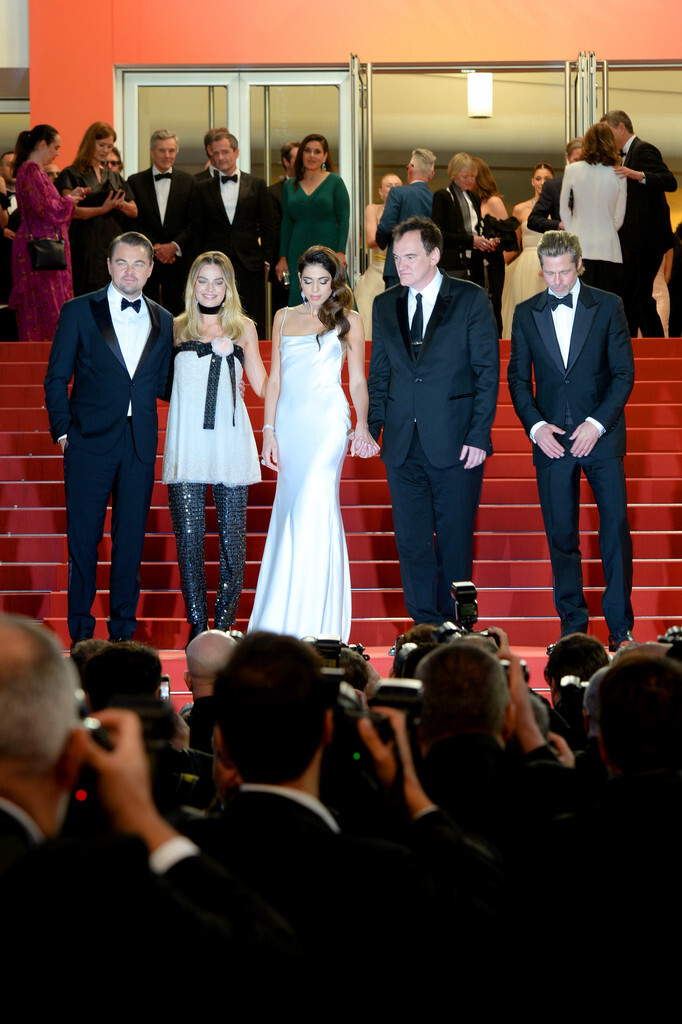 好莱坞往事戛纳电影节全球首映红地毯小李与皮特帅气登场