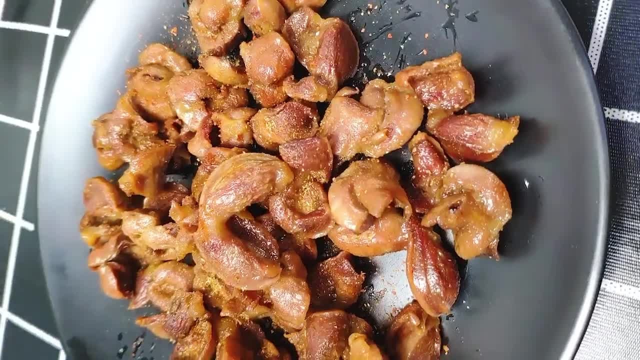 鸡胗大家把称它为鸡肫,其实它是鸡胃,而不是鸡肾,虽然他们都属于鸡的