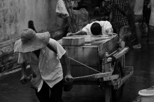 一,职场上不要只会低头拉车,却忘记了抬头看路.