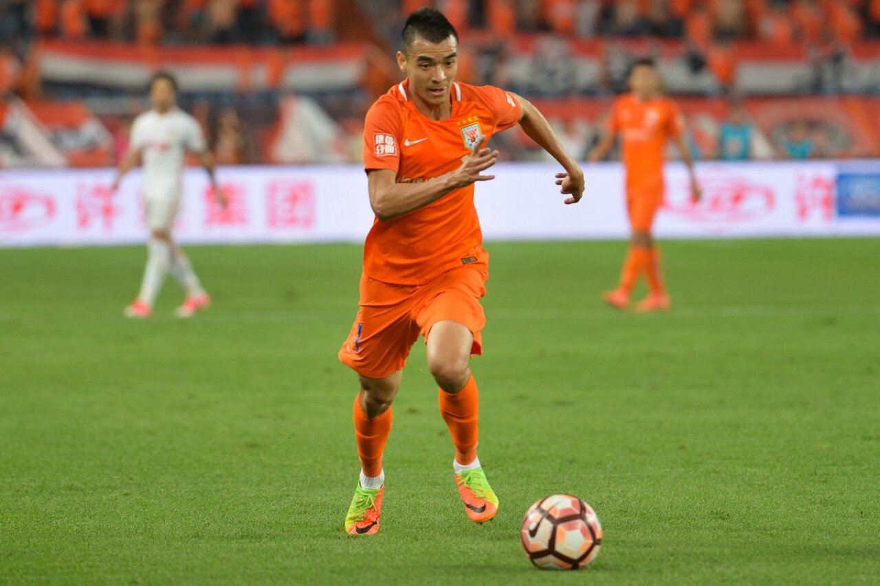 鲁能快马重回首发与佩莱组一高一快,追风少年或上演王者归来_刘彬彬