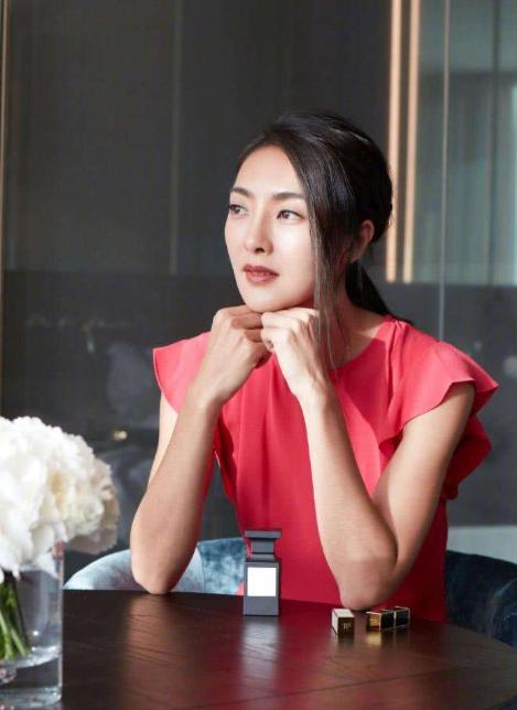 曹格妻子吴速玲四十岁生日心态好晒与子女互动画面温馨有爱