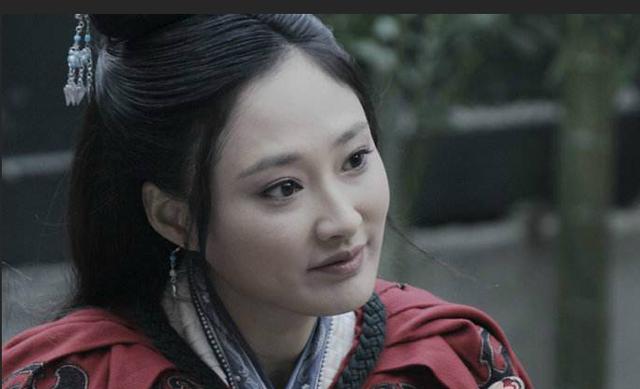 蔡文姬被掳达12年之久,曹操为什么要不惜重金将她赎回?