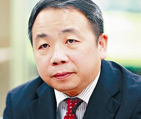 他甚至还放弃了自己原来的名字,给自己起了一个日本名字就是石平太郎