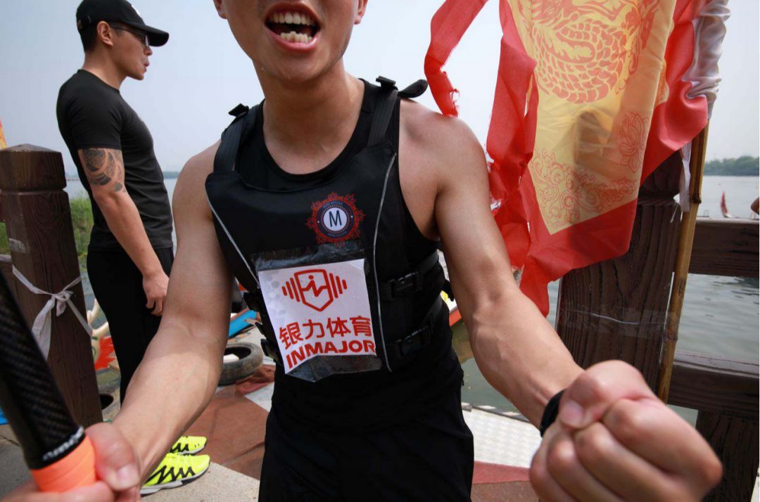 百舸争流银力体育龙舟队乘风破浪正远航