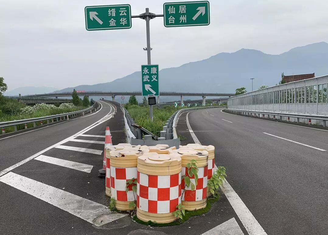 高速路上的分流島(分叉路口)有沒有發現經常跑諸永高速,臺金高速的小