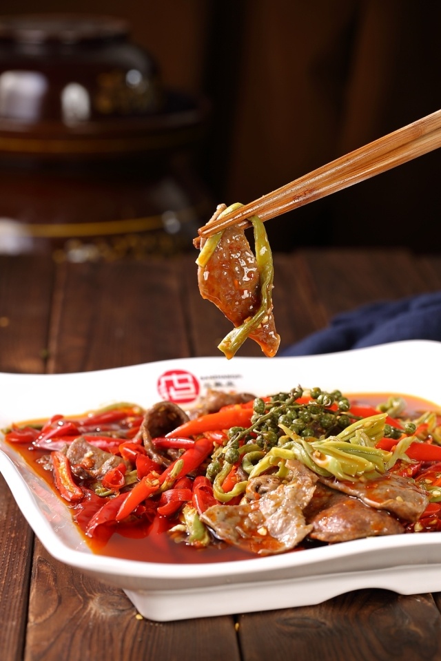 干贡菜炒牛肝姜丝鸡脚火爆泥鳅片酸汤泥鳅姜丝鲫鱼凉拌鲫鱼火爆黄喉香