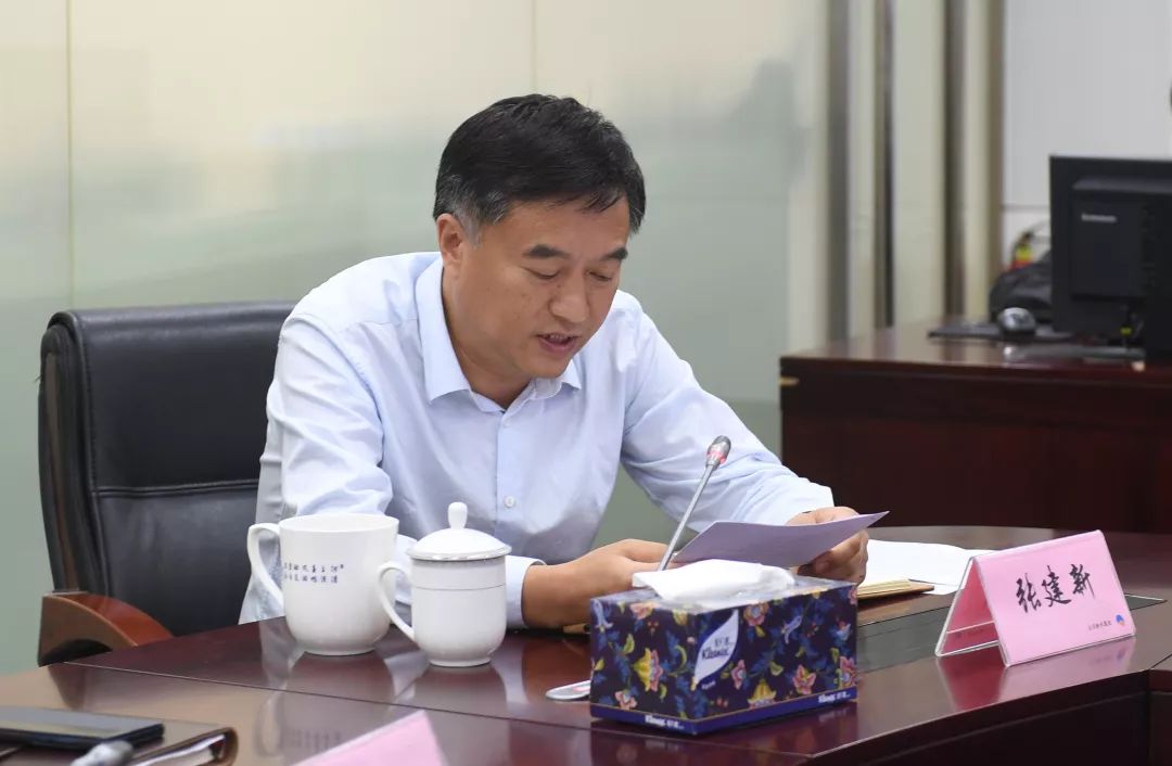 排水集团党委副书记,总经理张建新与部分单位代表签订防汛责任书5月20