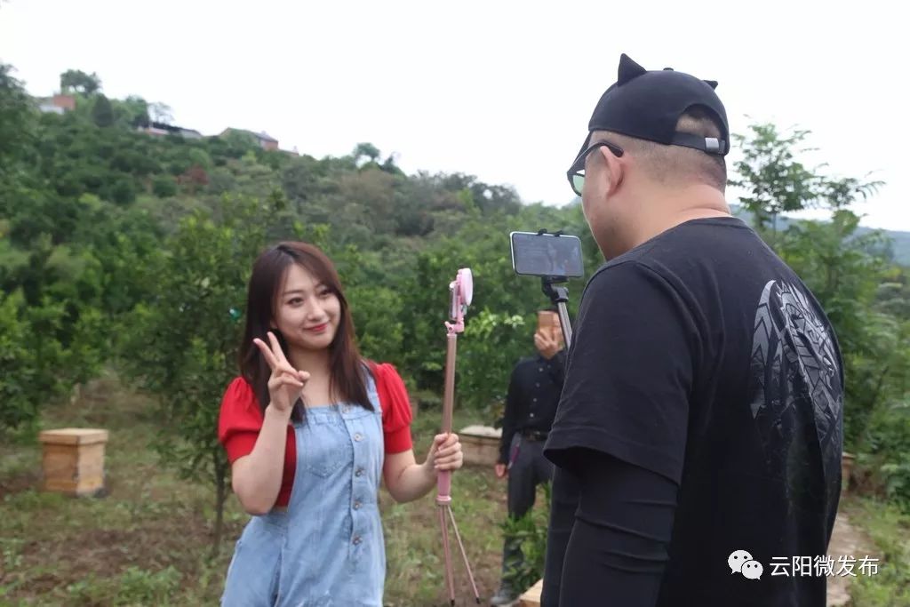 5月20日,"虎牙"直播平台的"小仔""唐十一""局长""李阳"四位网红主播