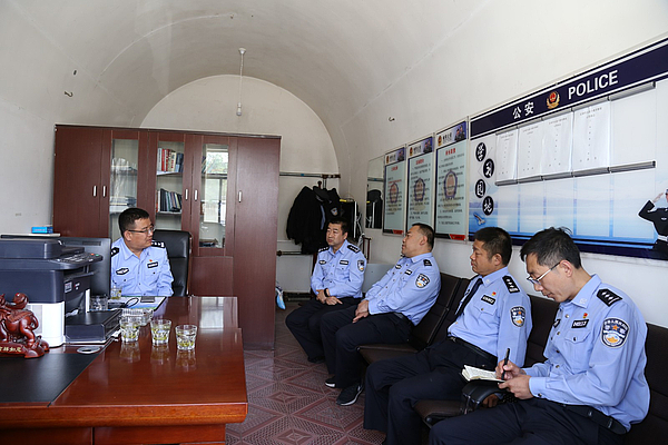 榆阳公安分局杜志龙局长深入看守所和南片派出所调研指导工作