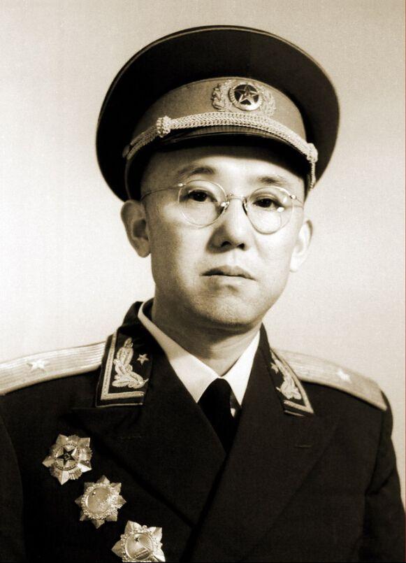 接着,他忍不住向叶司令提出了一个请求:"能不能派一个团支援?