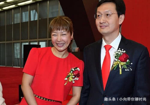 她曾红遍全国,三任男友一去世一入狱一破产,如今46岁活成这样