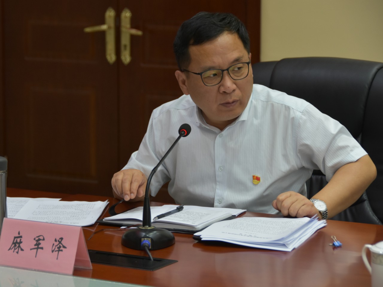 杨彦康主持召开县脱贫攻坚领导小组会议