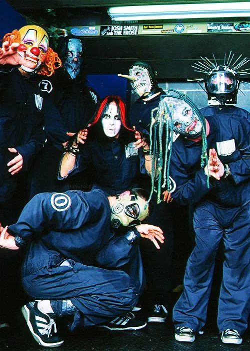 从supreme与联名摇滚slipknot活结乐队到面具的发展史