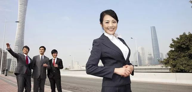 29岁女行长挂职副县长很年轻啊!