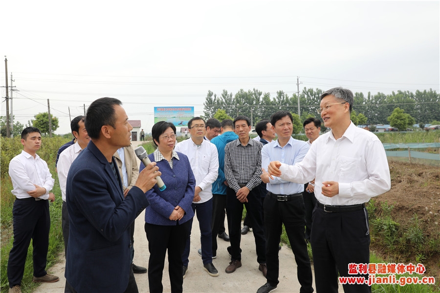 红城乡嘉润虾稻专业合作社和毛市镇天健小龙虾养殖专业合作社,每到一