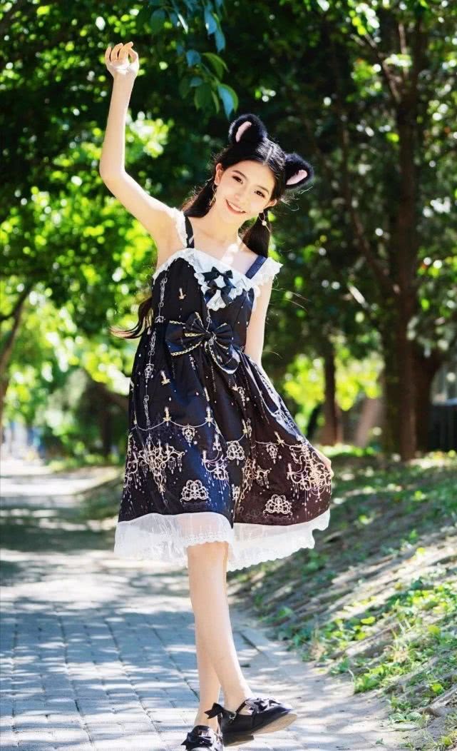 15岁的二胡美少女,颜值不输欧阳娜娜,她才是娱乐圈真艺术大咖